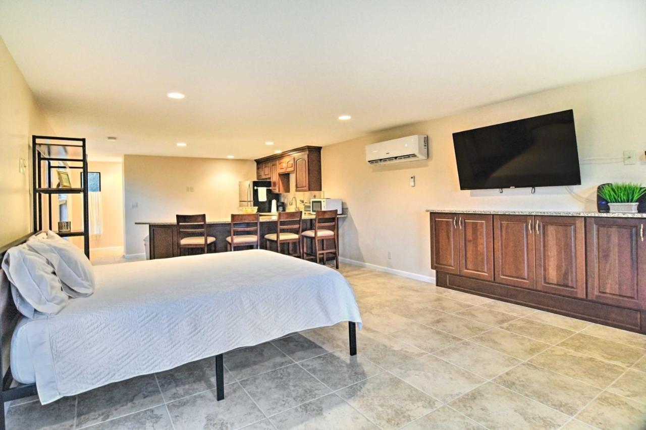 Sleek Largo Studio With Pond Less Than 7 Mi To Beach! Exterior photo
