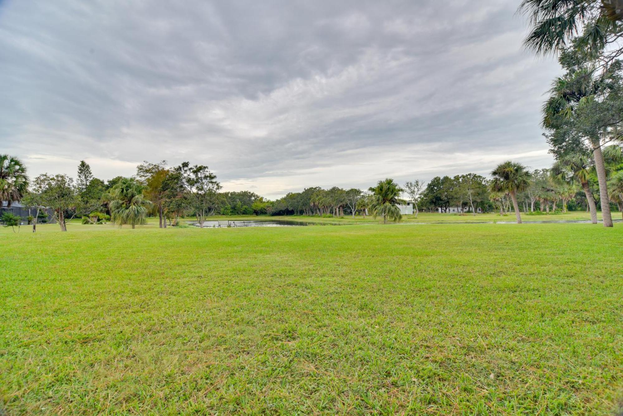 Sleek Largo Studio With Pond Less Than 7 Mi To Beach! Exterior photo