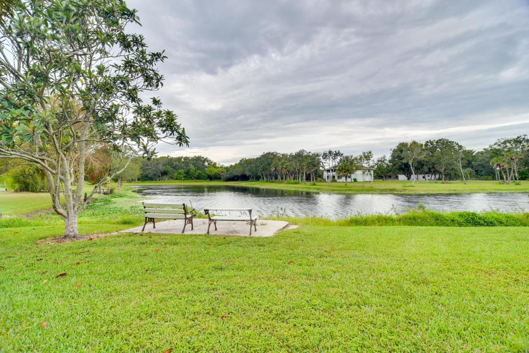 Sleek Largo Studio With Pond Less Than 7 Mi To Beach! Exterior photo