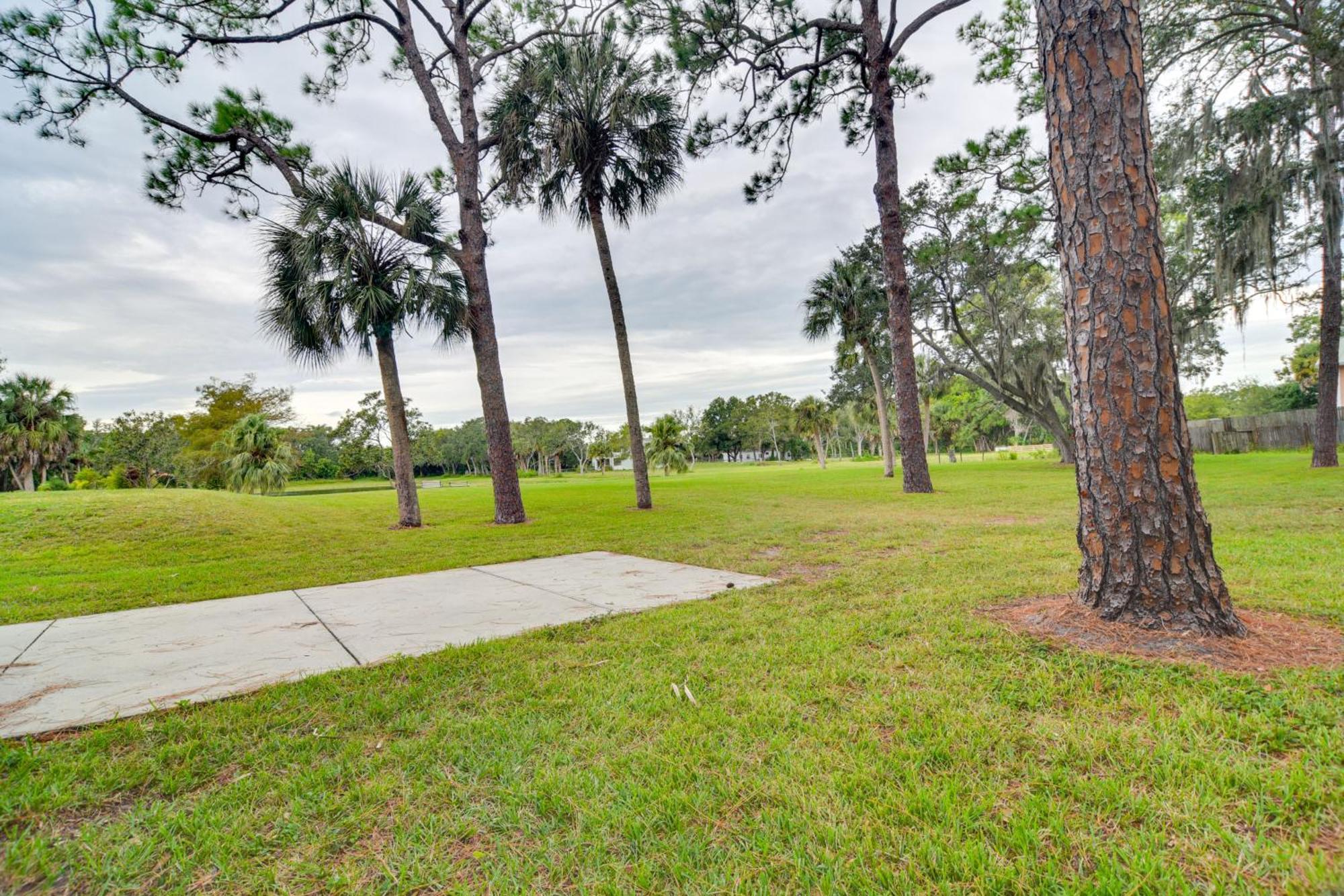 Sleek Largo Studio With Pond Less Than 7 Mi To Beach! Exterior photo
