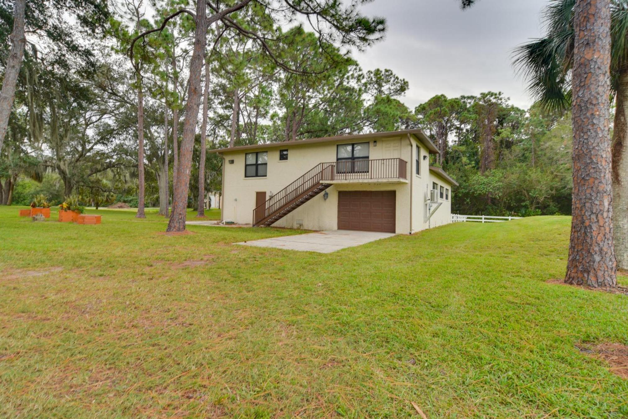 Sleek Largo Studio With Pond Less Than 7 Mi To Beach! Exterior photo