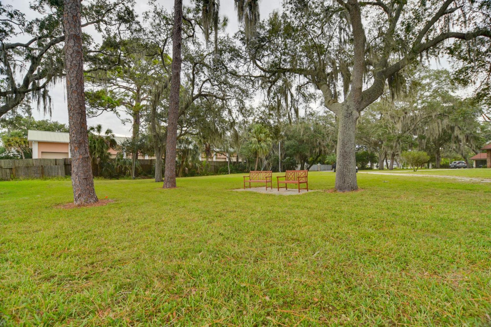 Sleek Largo Studio With Pond Less Than 7 Mi To Beach! Exterior photo